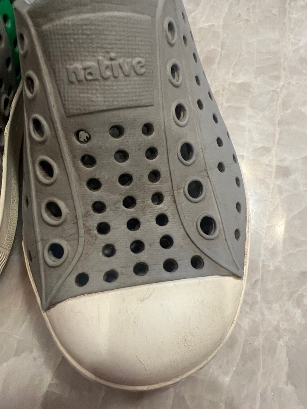 Native Kids Slip-On Water Shoes in Gray with Green Trim - Size 7 - Picture 4 of 6